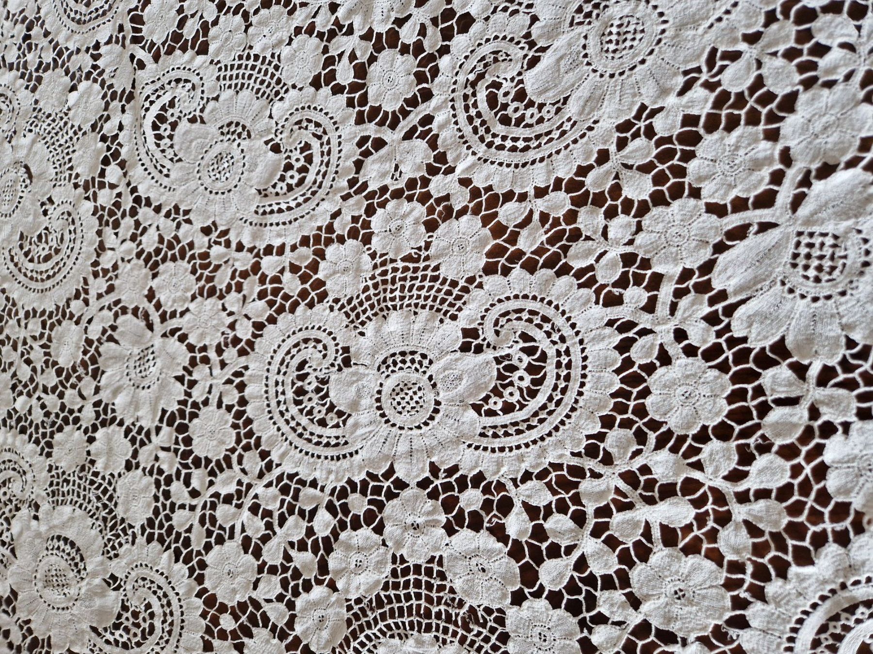 Altra biancheria da tavola: Plauenerspitze  Tischdecke Dm140cm – Usato da Bern venduto da Antikbatik 4