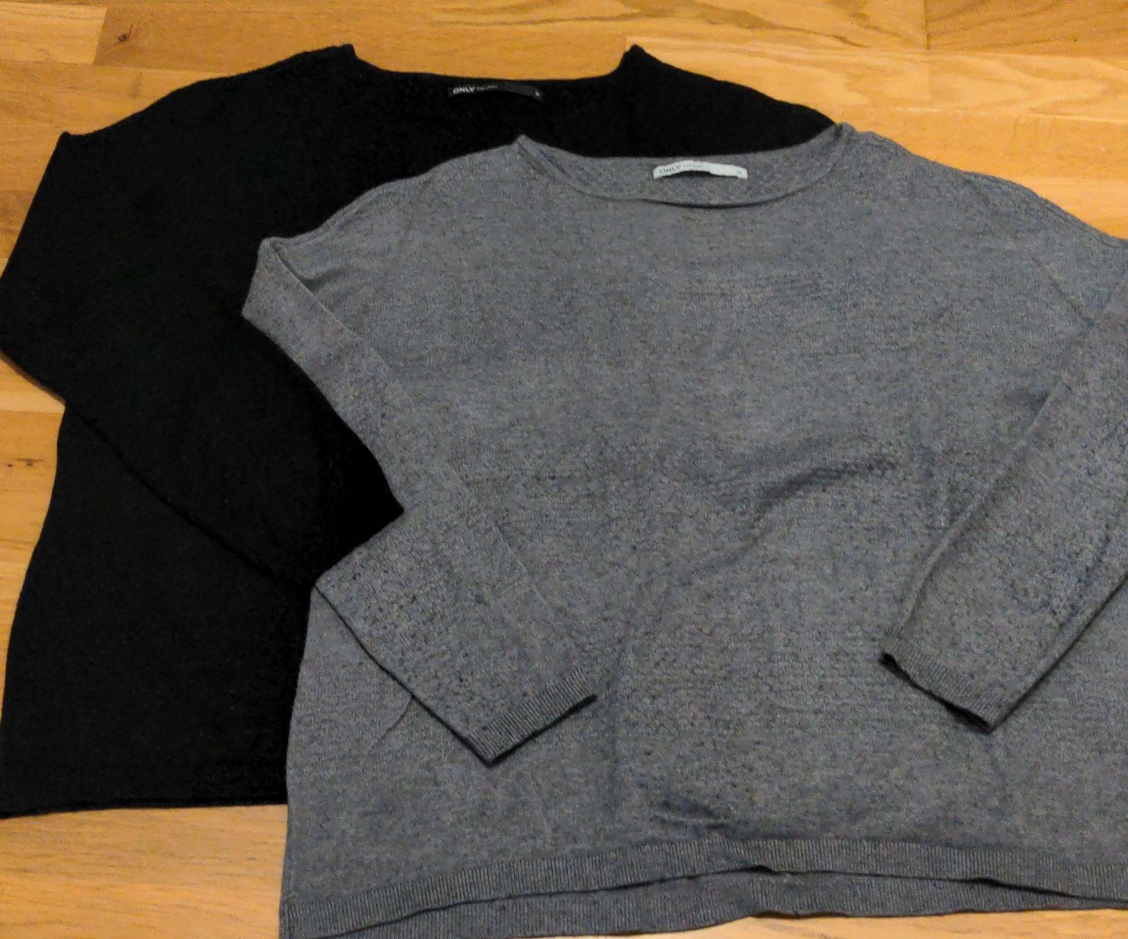 Only Pullover & Sweatshirts: Damenpullover Set von Only,  Gr. M, schwarz und grau – Gebraucht aus Sutz von Rawypp
