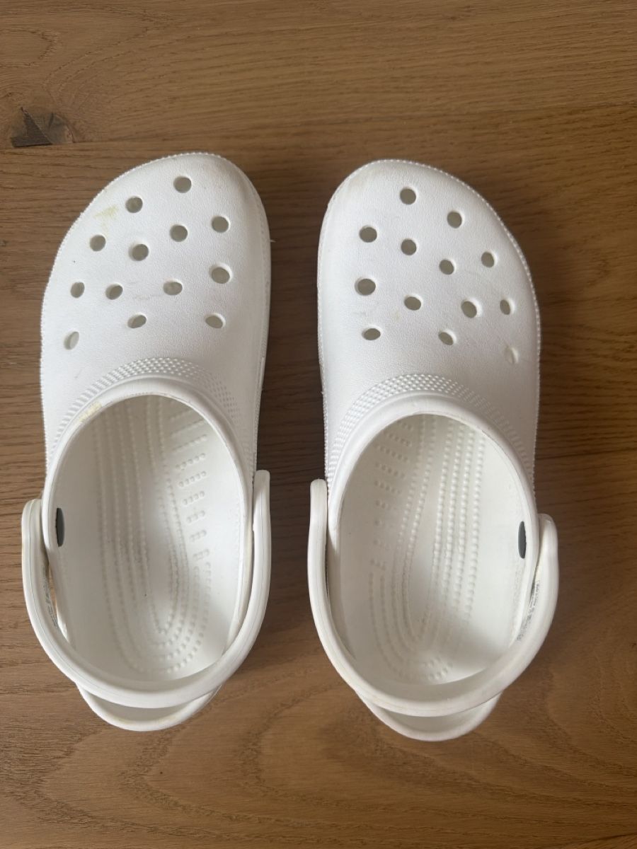 Crocs Chaussures hommes: Crocs Weiss 38.5-39 – D'occasion à Hochfelden par man_6d68 1