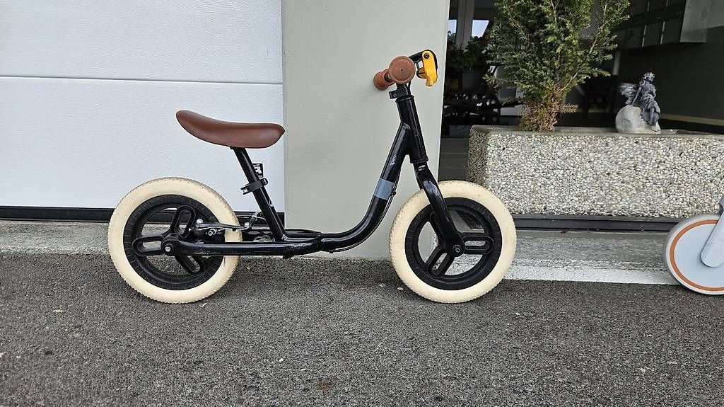 Veicoli per bambini: Bici balance b-twin decathlon  – Usato da Stabio venduto da and_2cs8