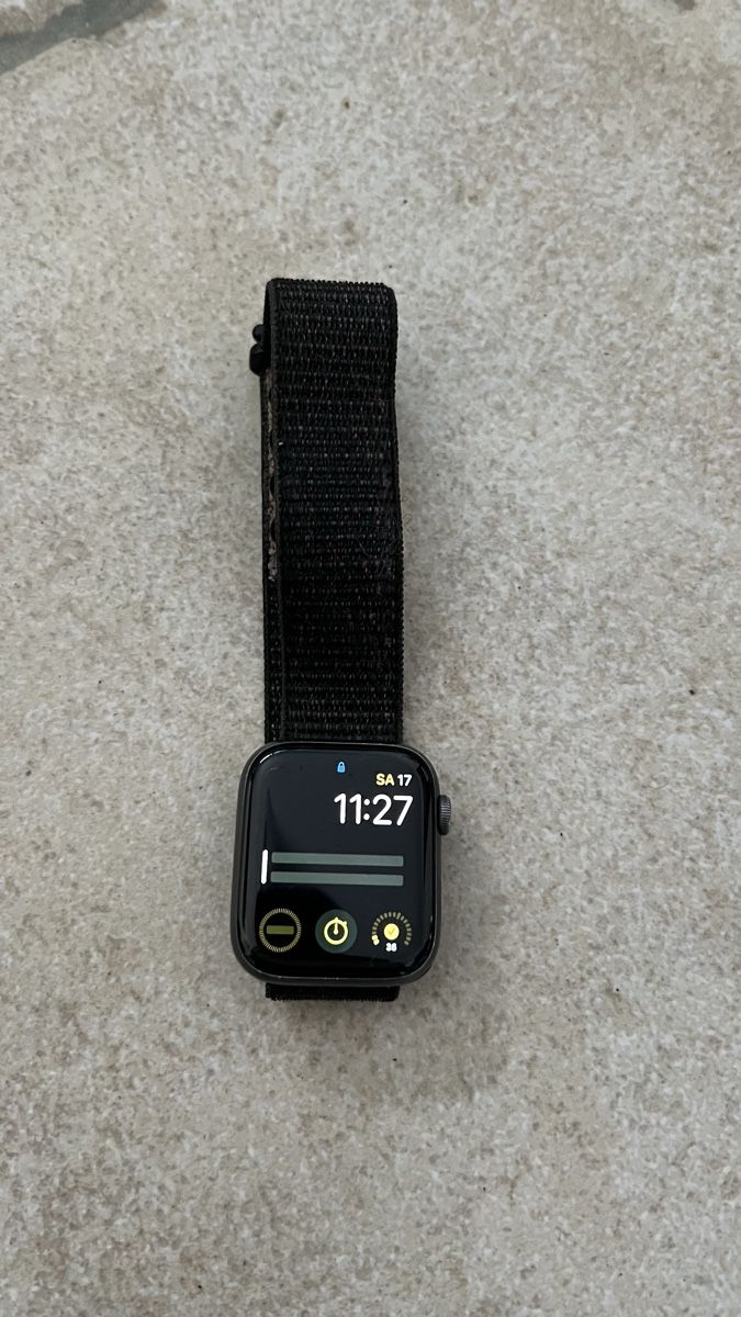 Apple Smartwatch: Apple Watch Series 4, 44mm – Usato da schöftland venduto da polymechaniker 1