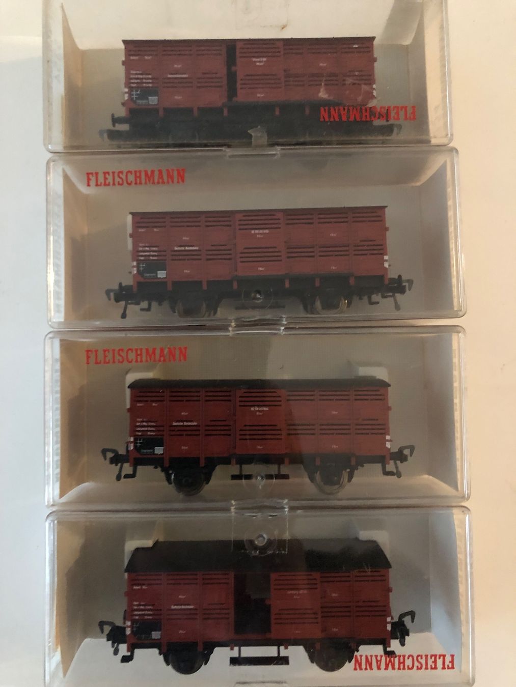 Fleischmann Modellini di ferrovie: Fleischmann 4er Set Neu – Nuovo e nell'imballaggio originale da Ostermundigen venduto da Garmin03