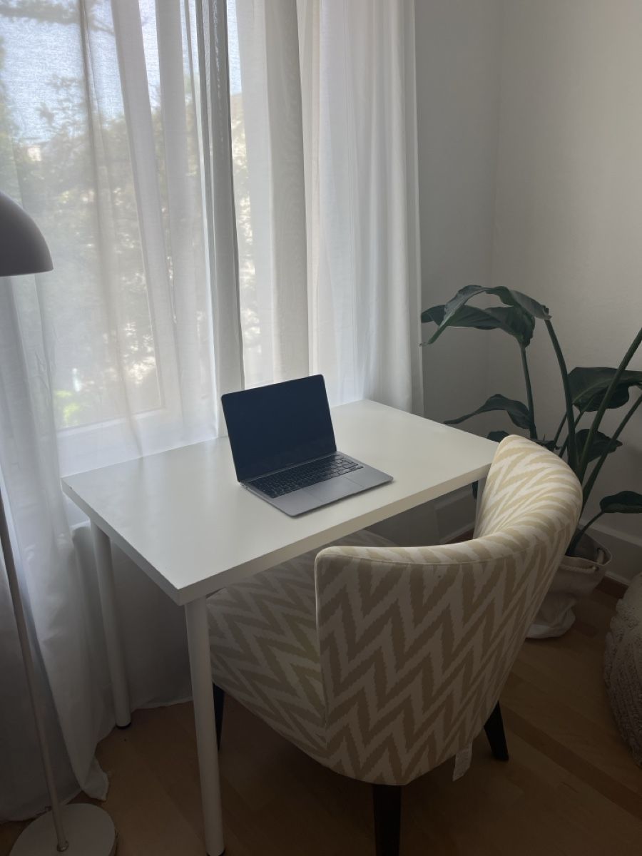 Scrivanie: Ikea Schreibtisch – Usato da Zürich venduto da sch_dnv7