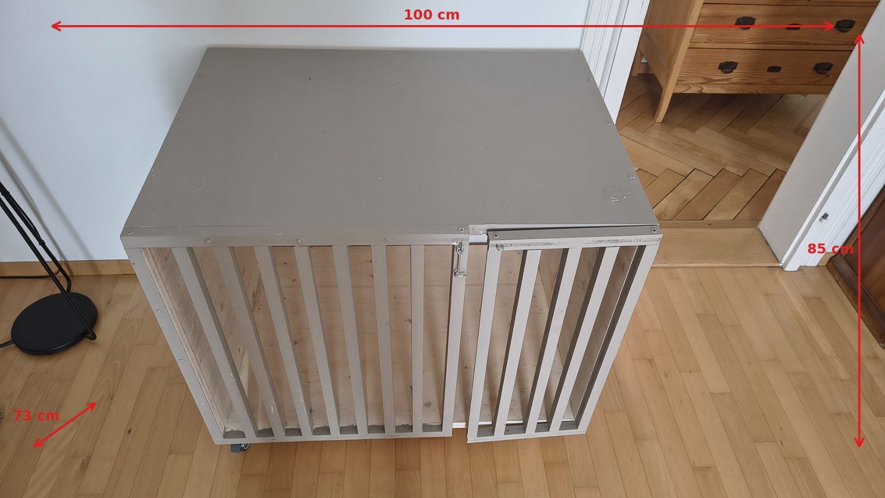 Niches, paniers: Hundebox aus Holz auf Rollen – D'occasion à St. Gallen par dominik.meyer00 3