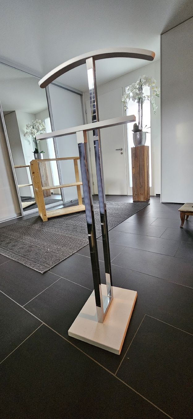 Pfister Altro in Decorazioni & Accessori: Kleiderständer Möbel Pfister weiss – Usato da Merenschwand venduto da Rowyss