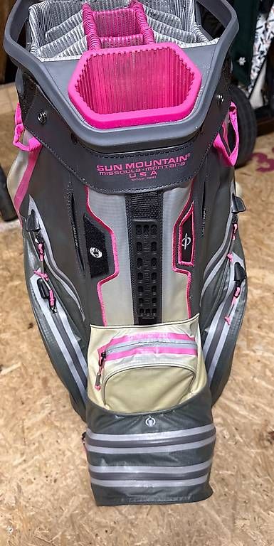 Sacs: Sac de golf Sun Mountain H2NO étanche avec compartiments  – D'occasion à YVERDON-LES-BAINS par Lazuli 2