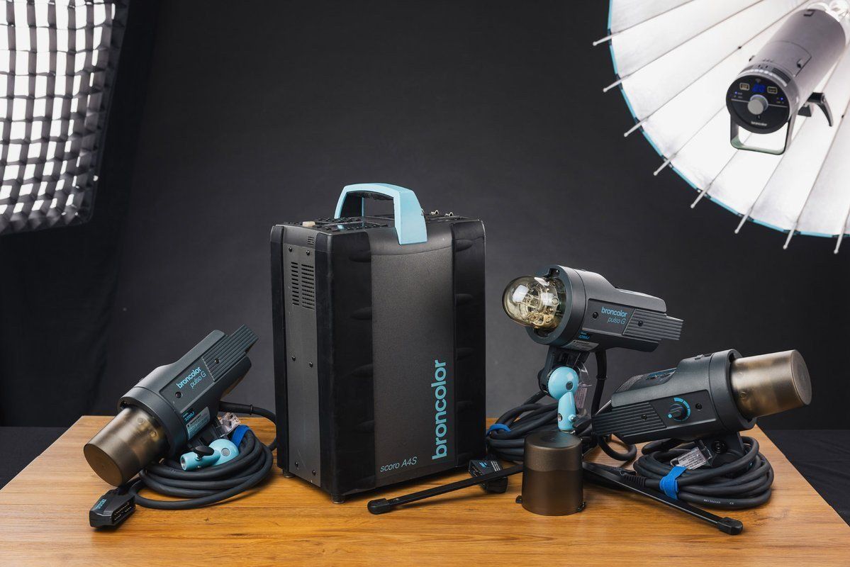 Broncolor Blitze: Broncolor Scoro A4S + 3x Pulso G Studioblitz-Set – Gebraucht aus Cham von Lukas58