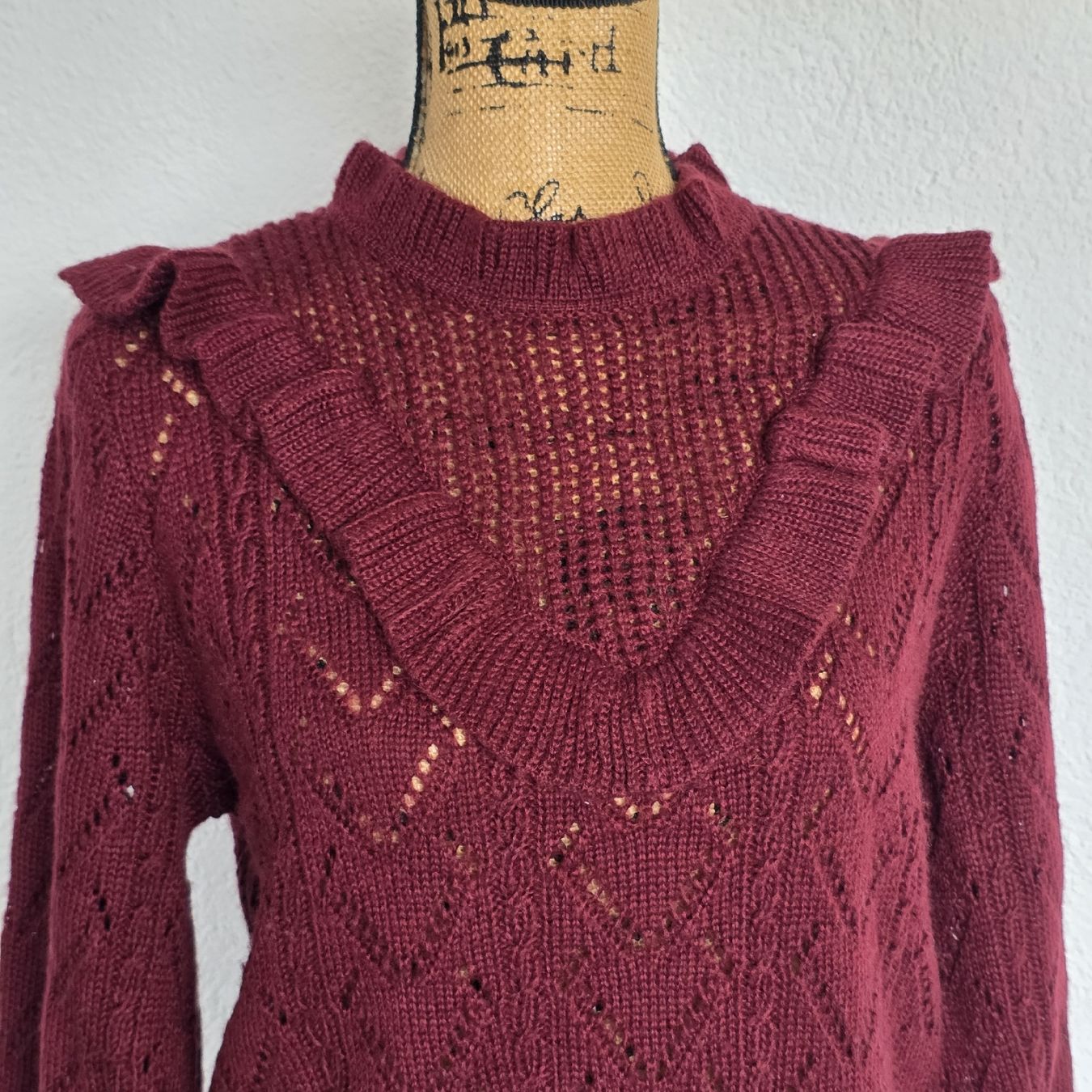 Maglioni & Felpe: Schöner, warmer Pullover von Divided, Grösse S, Weinrot. – Usato da Rheinsulz venduto da Gilea 1