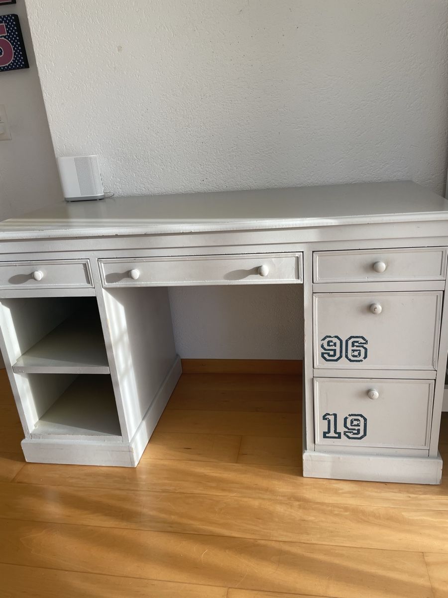Scrivanie: Children Desk - real wood – Usato da Waedenswil venduto da Paps04