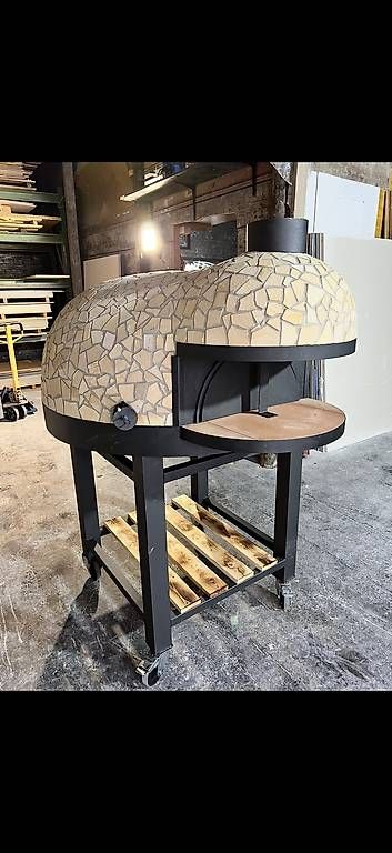 Four à pizza: Pizzaofen mit Holz und Gas – D'occasion à Reinach AG par Leon-Bek 3