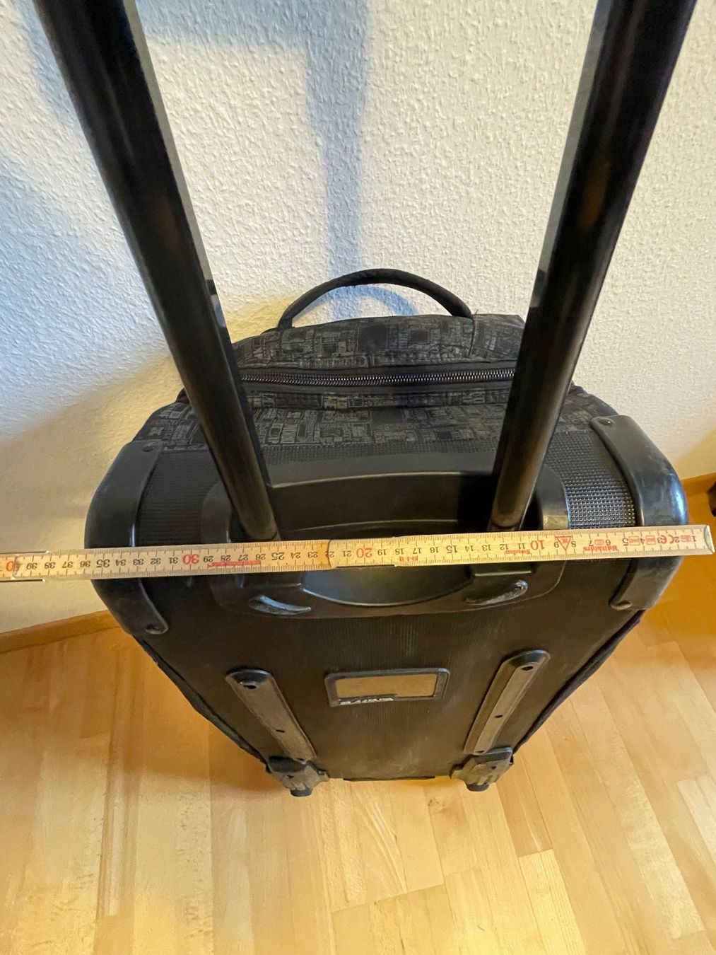 Dakine Reisekoffer: Dakine - Rollkoffer – Gebraucht aus Bern von josuone 4