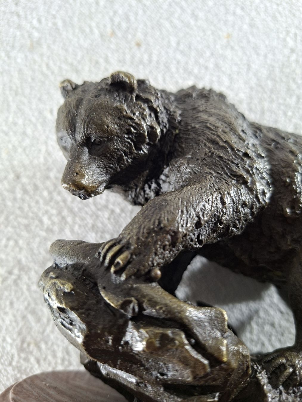 Sculture & Statue: Bronze Bär beim Fischen – Usato da Grindelwald venduto da carro5 6