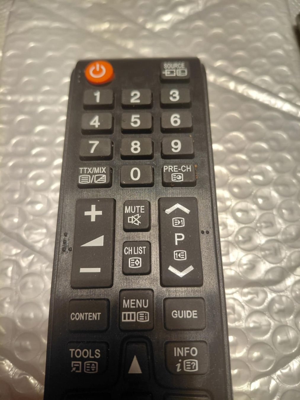 Samsung Fernbedienungen: Télécommande TV universelle pour tous les modèles SAMSUNG – Neu und originalverpackt aus Minusio von graziano11 7