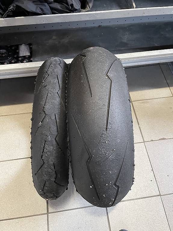 Altro in Scrittura & Disegno: Gomme stradali  – Usato da Locarno venduto da Sciaki