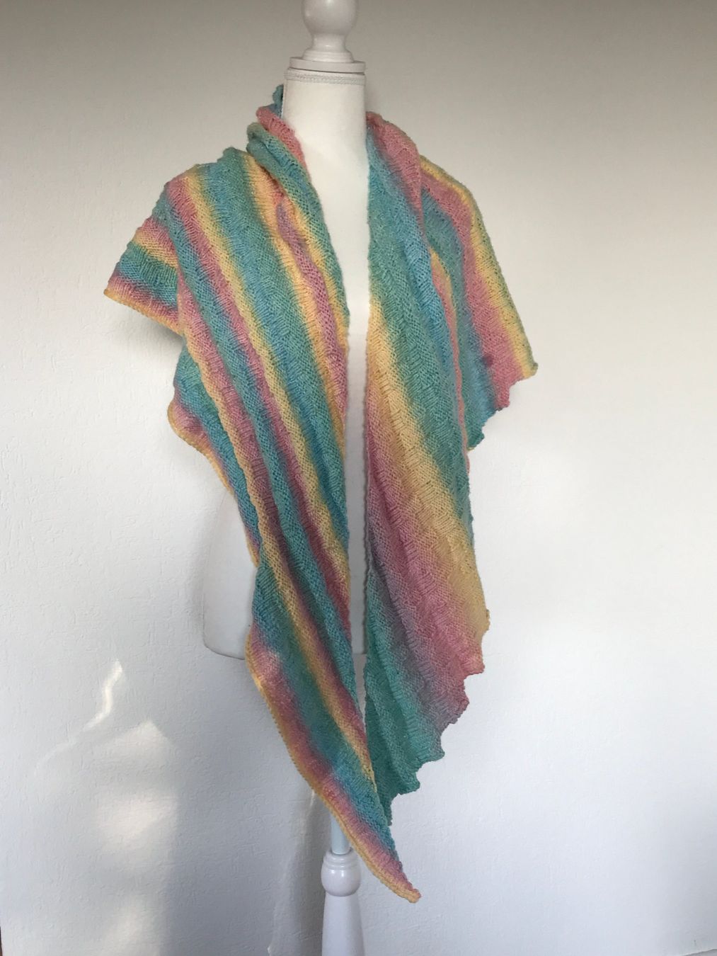 Foulard & Sciarpe: Dreiecktuch - pastell - Handarbeit – Nuovo e nell'imballaggio originale da Riniken venduto da KreativImKopf 3