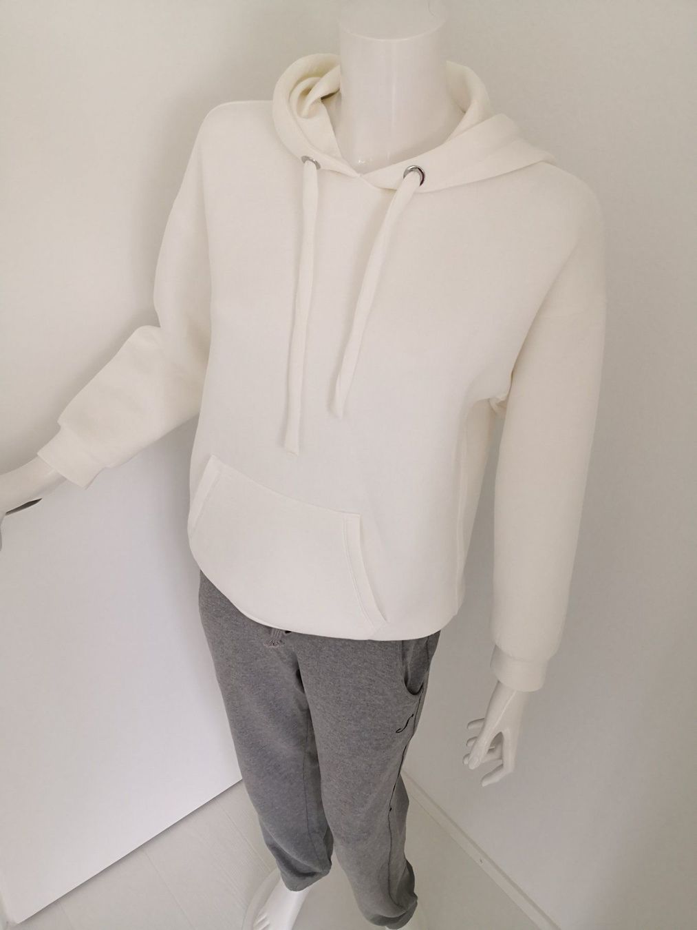 Mango Hosen: 🤩MANGO JOGGING-HOSE HELLGRAU NEUWERTIG & ARMANI P. – Neu (gemäss Beschreibung) aus Olten von Naja-Twins-Twins 4