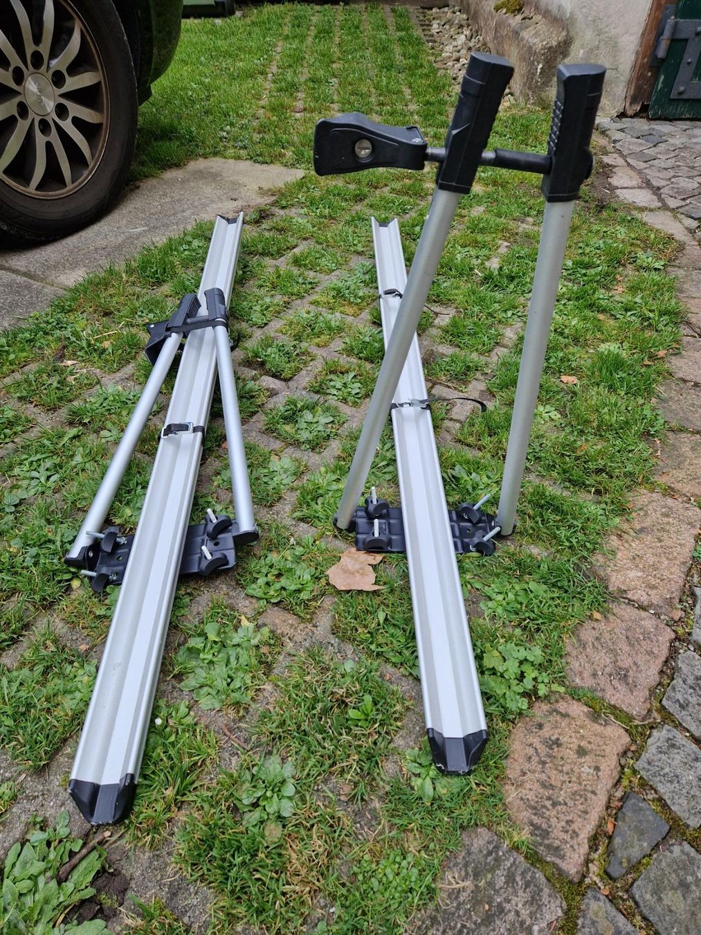 Dachträger: Fahrrad-Dachträger (2 Stk) – Gebraucht aus Uerikon von ernmanic