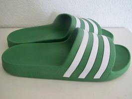 SOULIERS DE BAIN ADILETTEN ADIDAS. 41,5