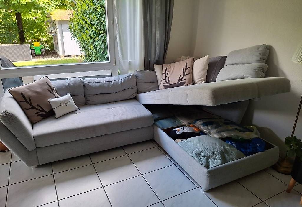 Divani: Ecksofa / Bettsofa grau, 3 x 2m – Usato da Steffisburg venduto da Rasch10 2