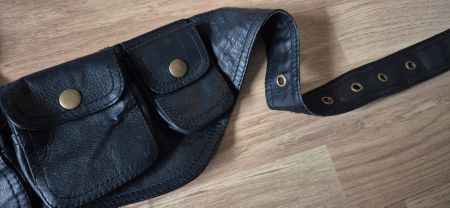 Wunderschöne Hüftasche aus schwarzem Leder, Gürteltasche