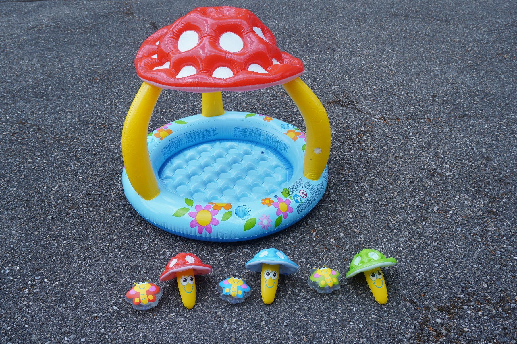 Intex Piscine: Herziges Babyschwimmbecken Pilz mit Sonnendach INTEX – Usato da Thunstetten venduto da blob87 2