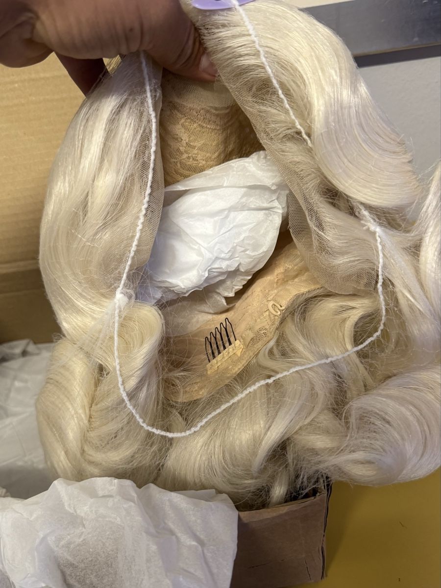 Parrucche: Perücke blond neu – Nuovo (secondo la descrizione) da Schlieren venduto da Freundlich02 5