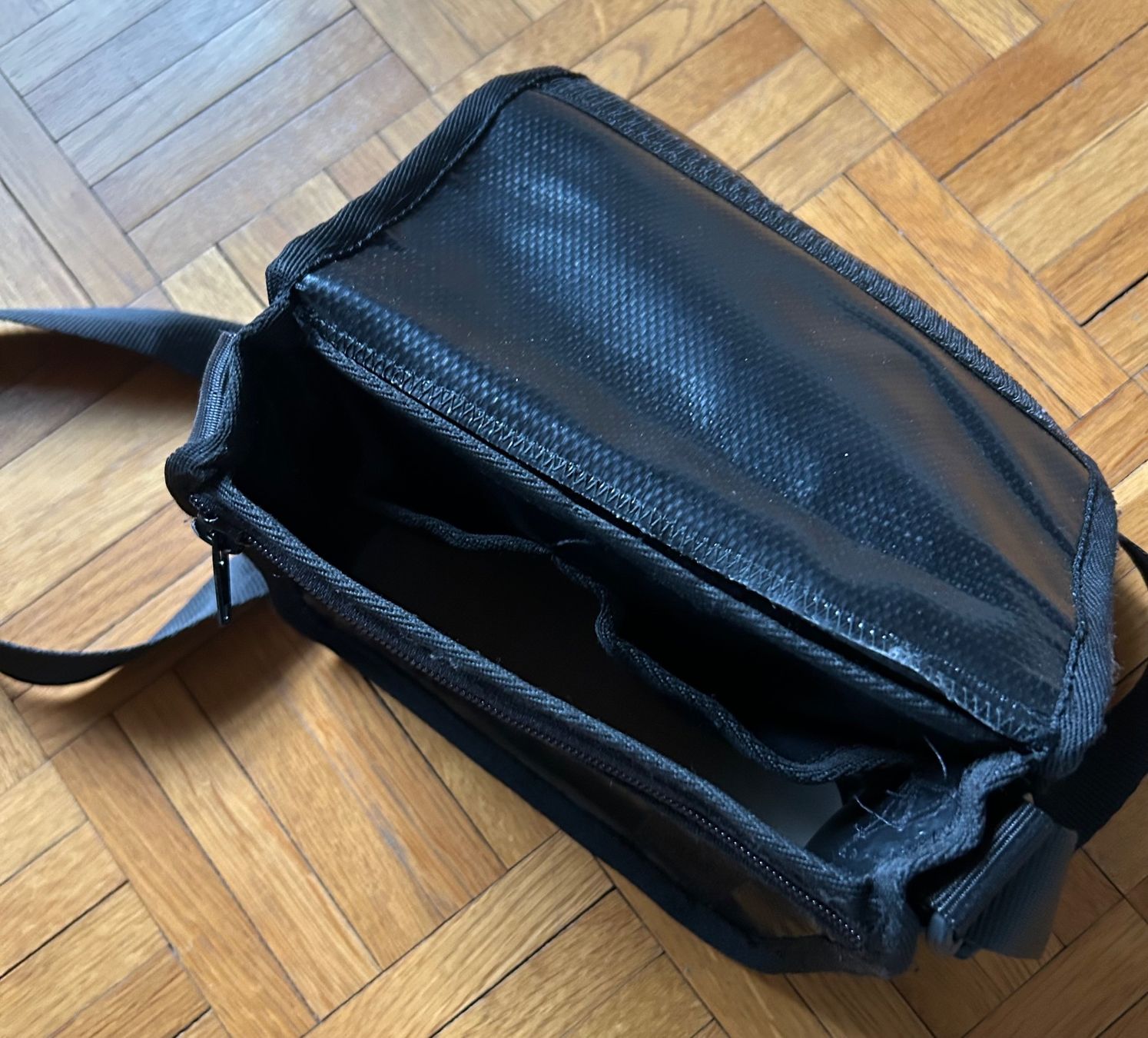 Borse da donna: Blachentasche – Usato da Wil SG venduto da Bitzitom 2