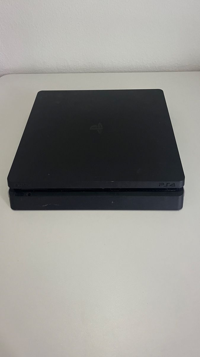 Sony Consoles: PS4 Slim Casing – D'occasion à Lausanne par mar_6g2x
