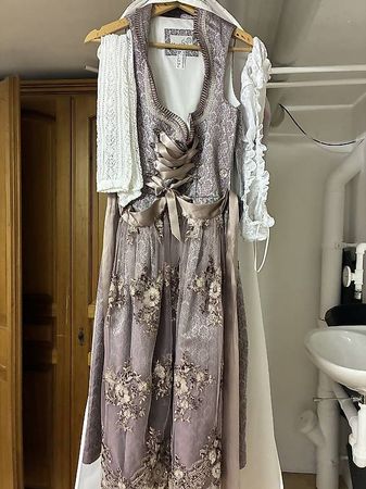 Hochzeitsdirndl Grösse 34