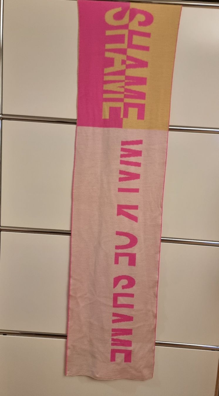 Foulard & Sciarpe: Oversized Schal - Walk of Shame – Nuovo (secondo la descrizione) da Zürich venduto da Nala2811 2