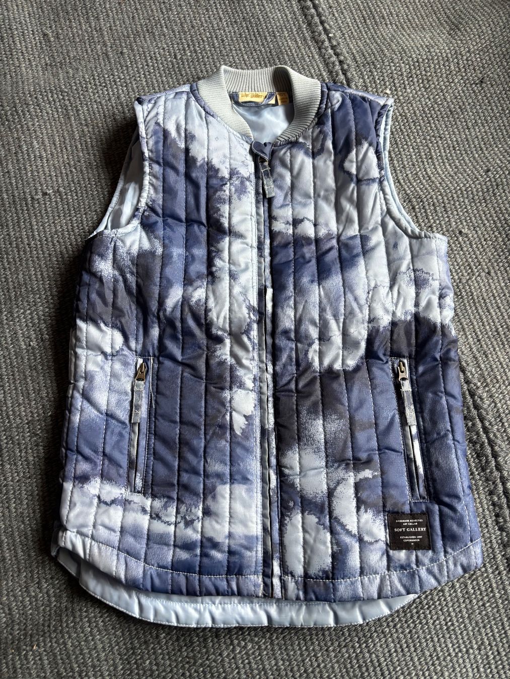 Altro abbigliamento per bambino: Soft Gallery Stepp Weste blau 140/10 – Usato da Bennau venduto da Fury3