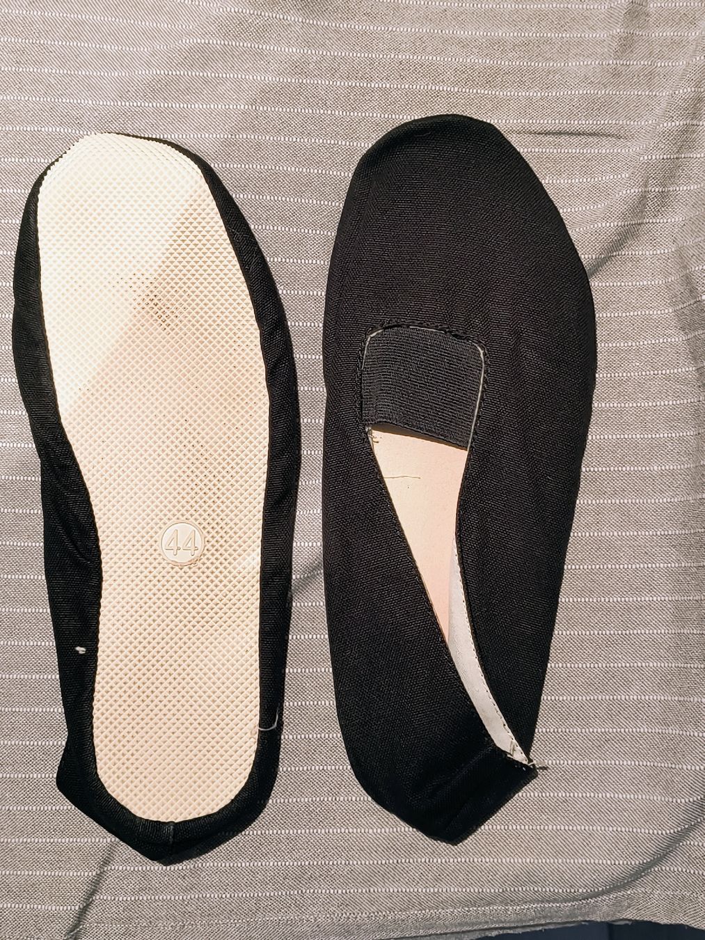 Herrenschuhe: Geräteschuhe  Täpperli Gr. 44 Stoffschuhe schwarz – Gebraucht aus Oberweningen von Bumblebee2 1