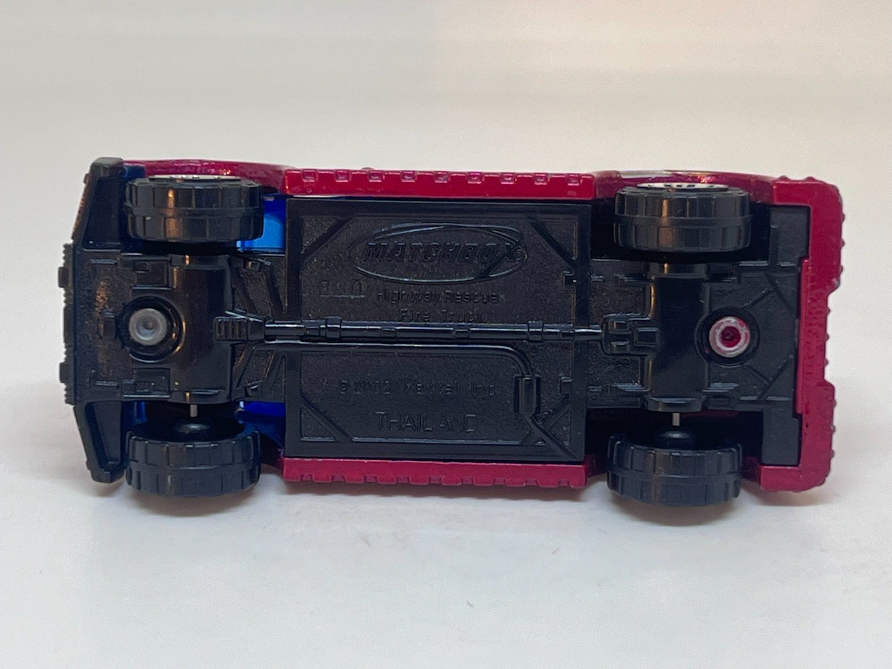Matchbox Modellini d'auto: Matchbox Highway Rescue Fire Truck #800 – Usato da Wildegg venduto da LaaBoutique 3