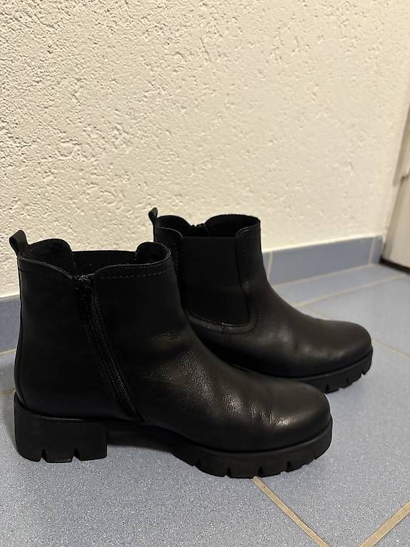 Scarpe da donna: Schwarze Chelseaboots – Usato da Muhen venduto da nelxley 2