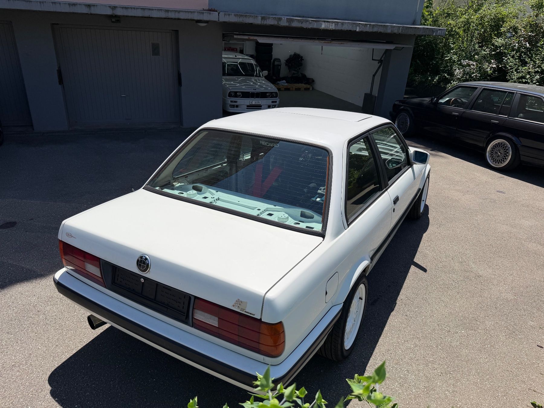 BMW Autos: BMW 316i E30 Handschalter, Shadowline, Schiebedach – Defekt aus Frauenkappelen von Egger-Ernst 3