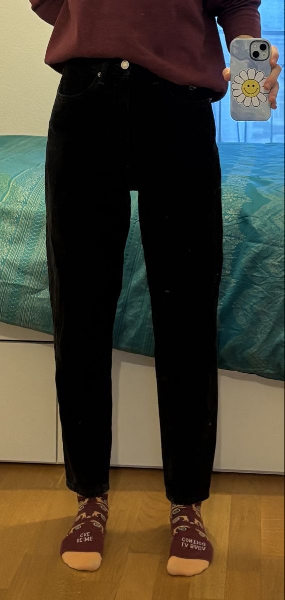 Tommy Hilfiger Jeans: Mom jeans Hilfiger – Nuovo (secondo la descrizione) da Nyon venduto da liz_ss6g 1