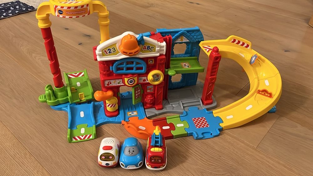 Verwunderlich Tut Tut Feuerwehrstation Bild