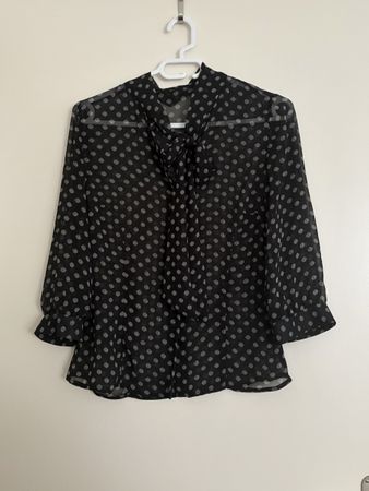 Schwarze gepunktete transparente Bluse, XS