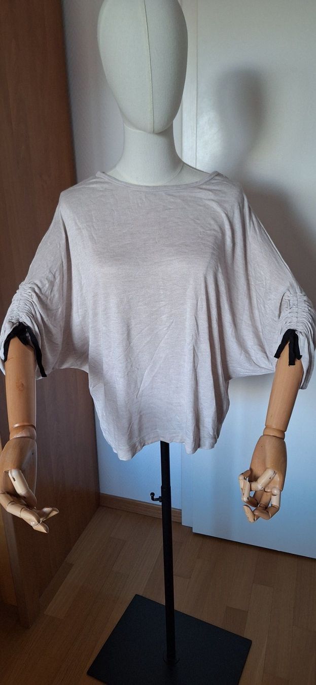 Stradivarius T-Shirts: Stradivarius, pull beige – Neu und originalverpackt aus Lussery-Villars von pousinete02 1