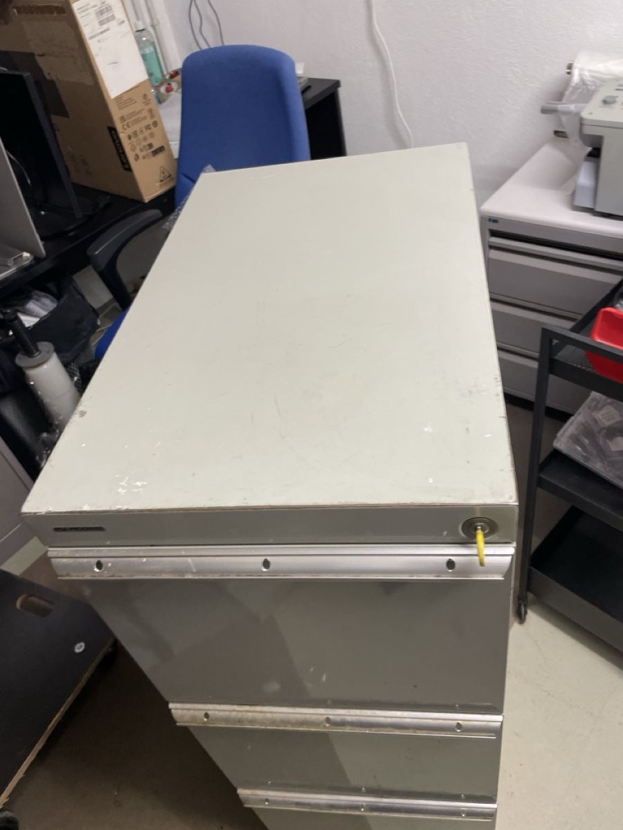 Armadi: Corpus ab 1Fr Rausverkauf – Usato da Abtwil sg venduto da Kueng.MultiOutlet 1