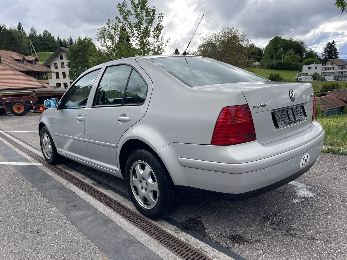 VW Autos: VW BORA V5 AUTOMAT – D'occasion à Spiez par bertula 3