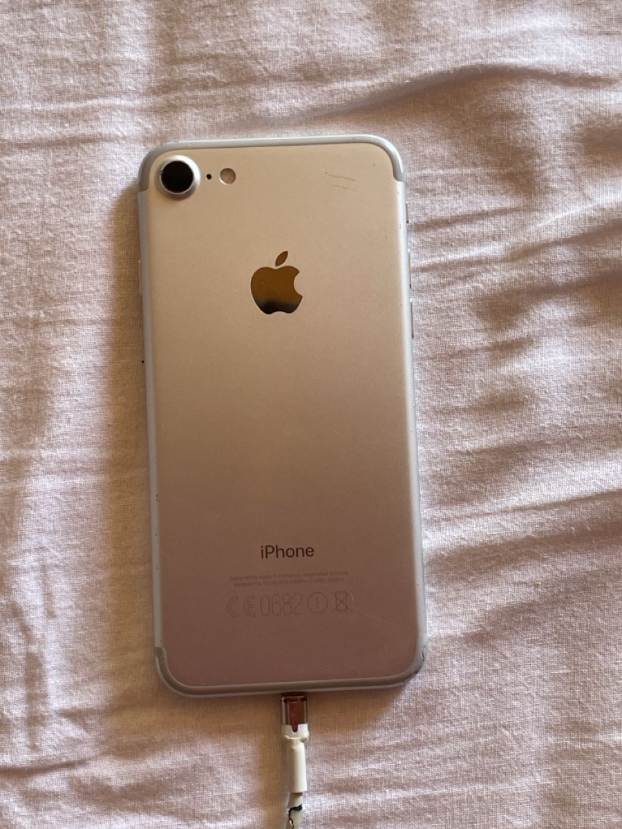 Apple Portables: iPhone 7 defekt Displayschaden Silber – Défectueux à Worb par sonnenblumen_lisa 2