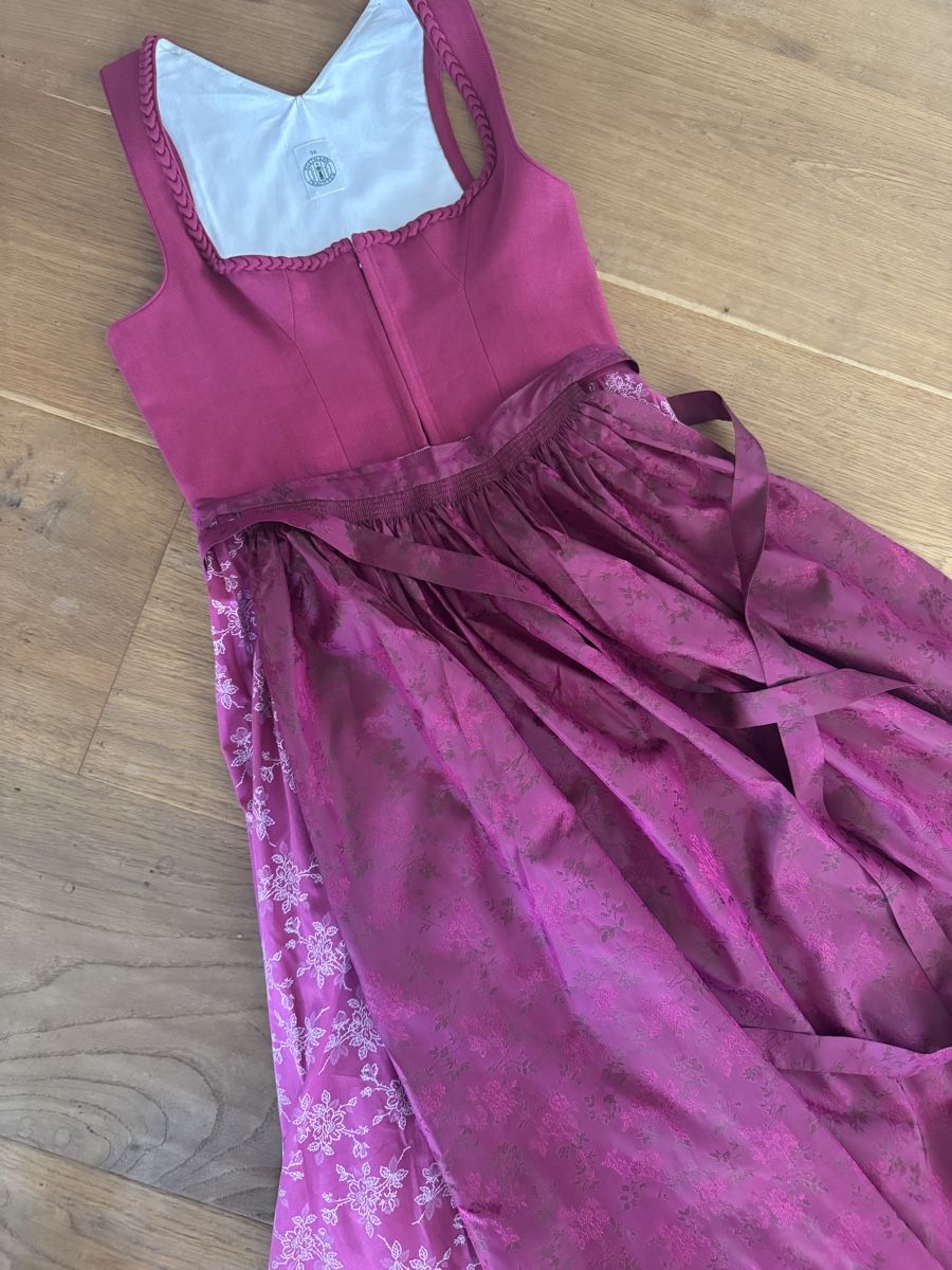 Vestiti: Dirndl – Usato da Saas im Prättigau venduto da Holliwood