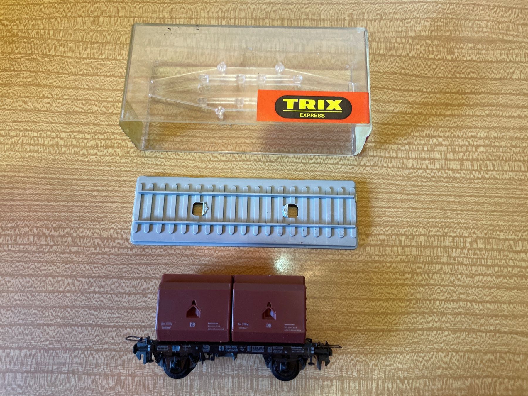 Trix Modellini di ferrovie: Trix Express H0 3466 Behältertragwagen DB – Usato da Suhr venduto da Daneli7 4