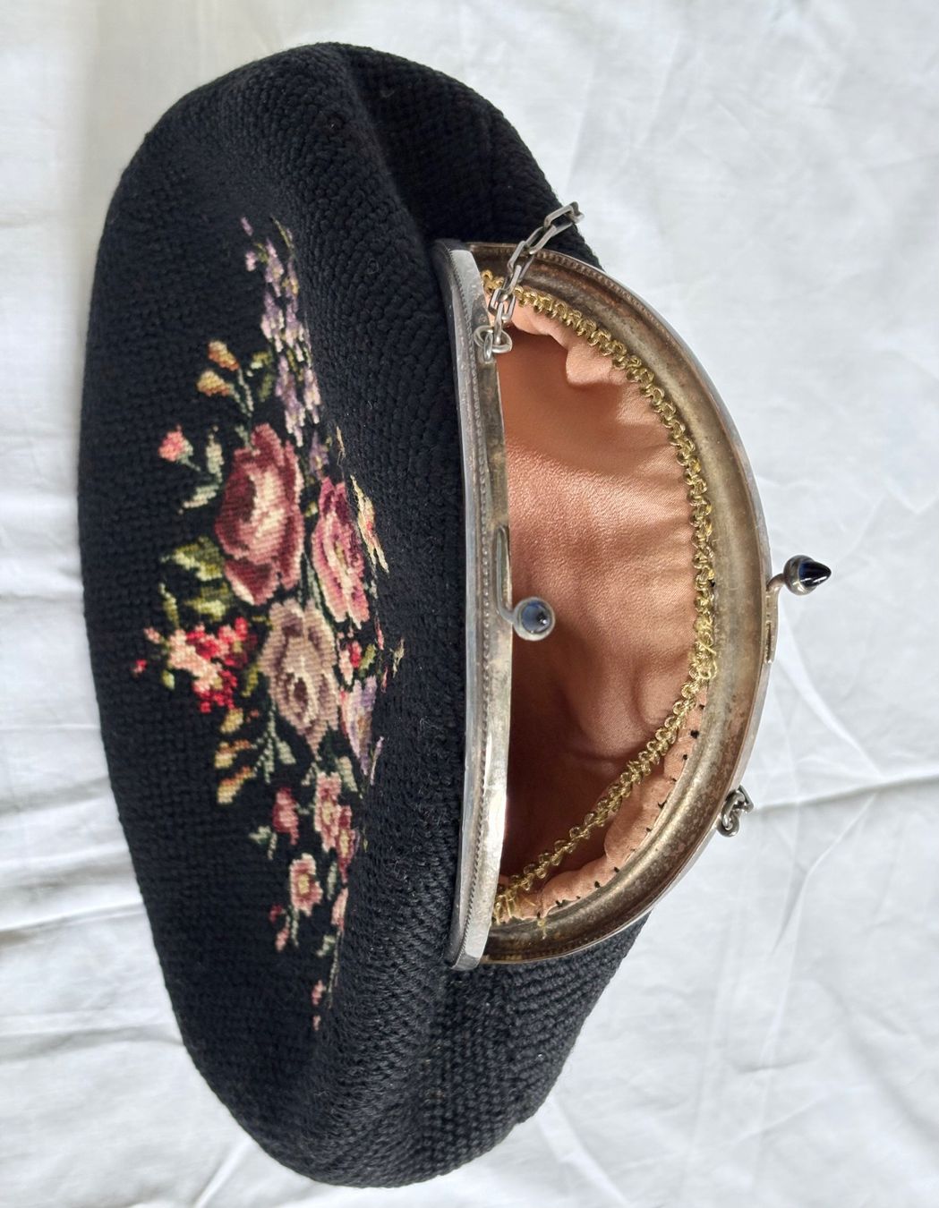 Borse da donna: Antike Gobelin-Handtasche mit Blumenmotiv – Usato da Oberrieden venduto da pet_n2c2 1