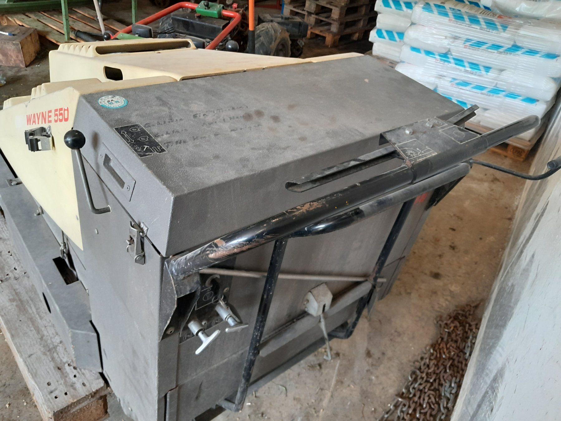 Tutte le macchine: Putzmaschine wayne 550 – Usato da Sattel venduto da luawiba 4