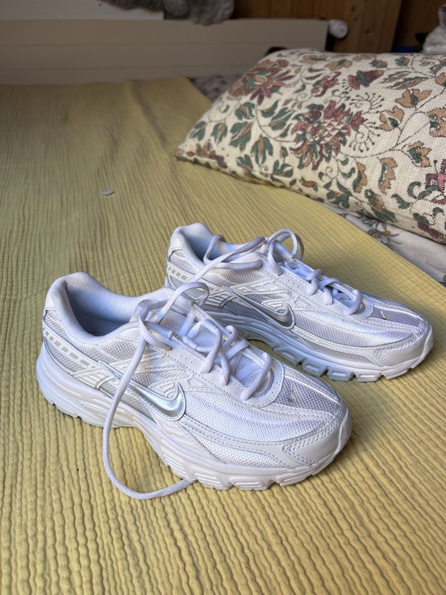 Nike Scarpe da donna: Nike Sneaker – Nuovo e nell'imballaggio originale da Allenwinden venduto da EmelyRizvic