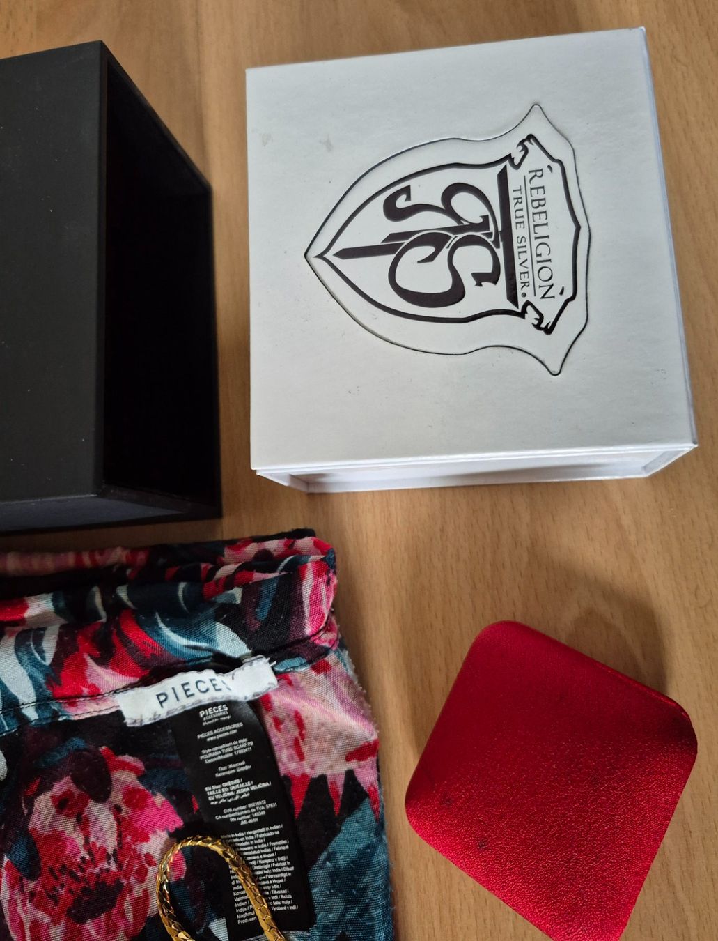 Altri gioielli: Schmuck Büste und Accessories – Usato da Adliswil venduto da cha_fq9f 5