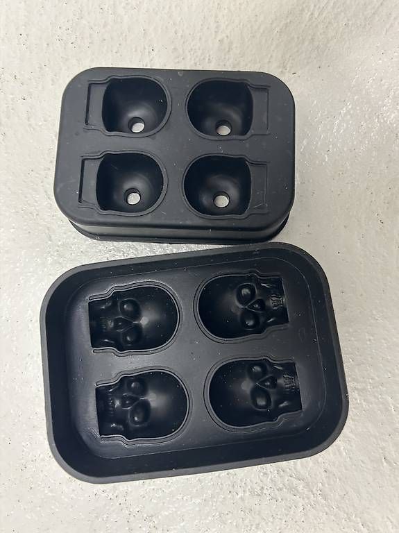 Tutte le decorazioni: Halloween Eiswürfel Totenkopf – Usato da Zürich venduto da Caffeinecat