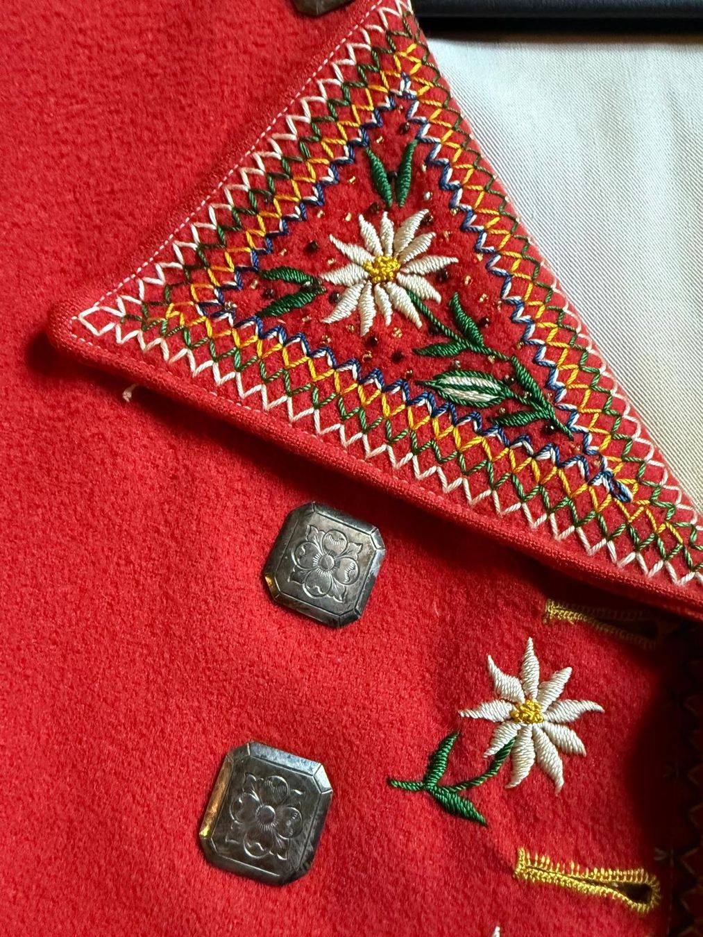 Costumi: Tracht – Usato da Flawil venduto da Stella_3 2